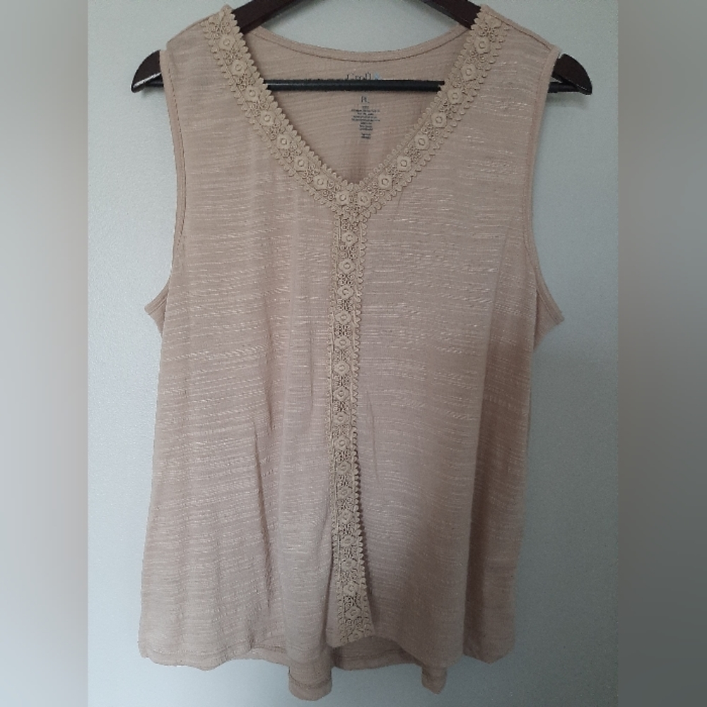 CROFT & BARROW Scoop Neck Sleevess Hi/Lo Tan Blouse w Emboidered Details PXL